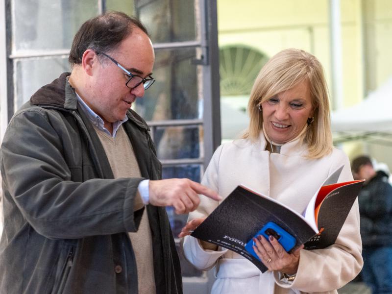 Gastón_Britos_muestra_y_Beatriz Argimón_