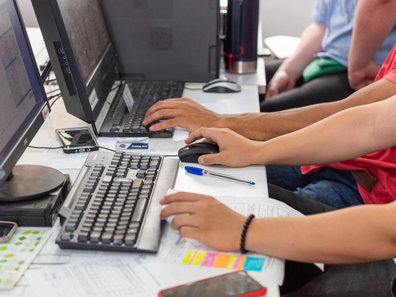 Curso Mecánica Industrial y Electrónica UTU-UTEC dirigido a docentes