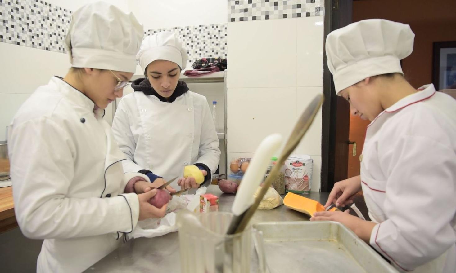 Estudiantes de la Tecnicatura en Gastronomía