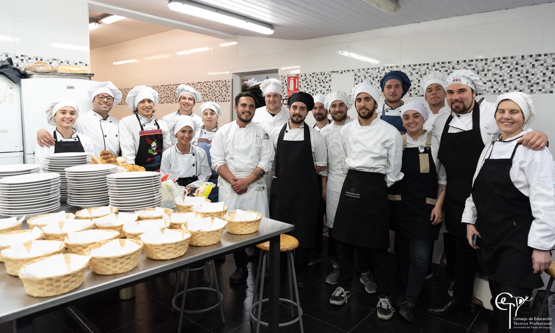 Alumnos de la Escuela Superior de Alta Gastronomía.