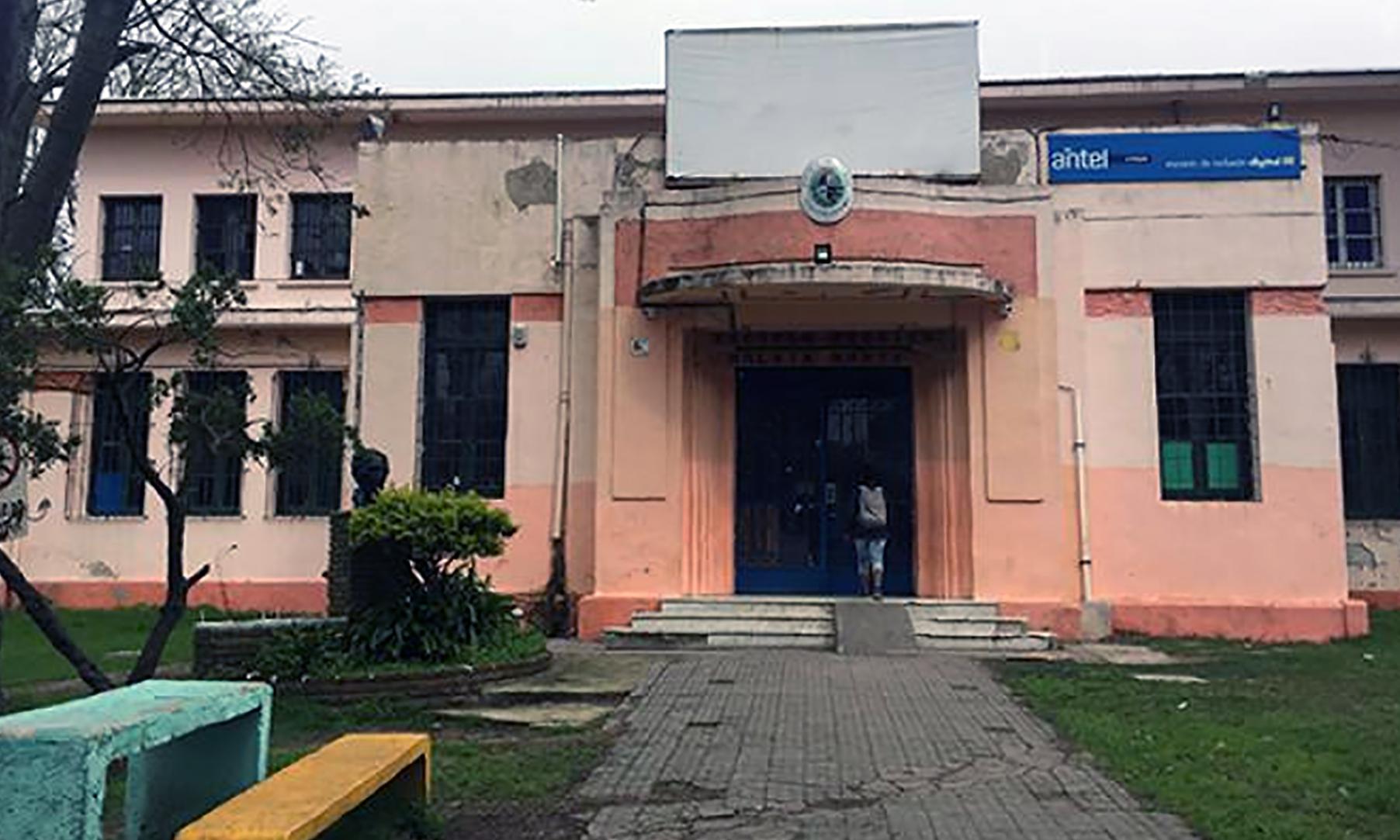 Escuela Técnica Malvín Norte. Fachada
