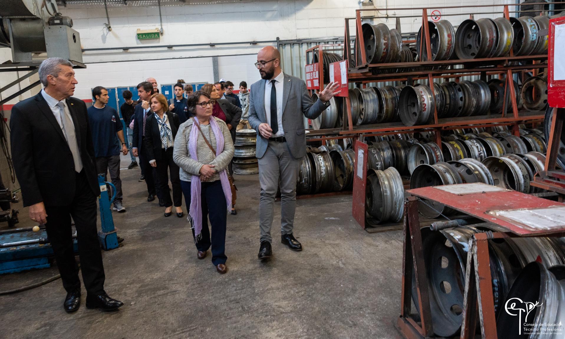 Visita talleres ITS Arias Balparda
