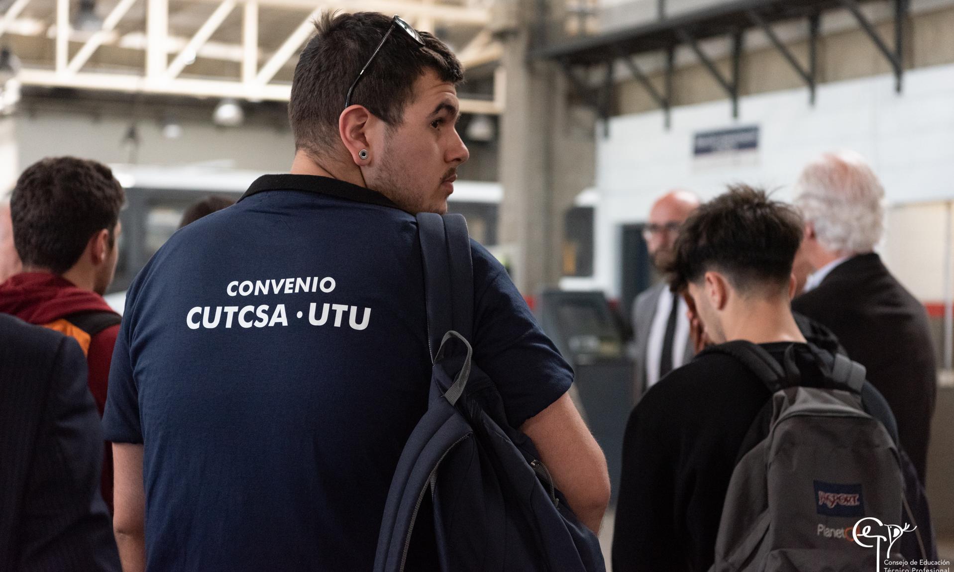 Visita a los talleres del ITS Arias Balparda