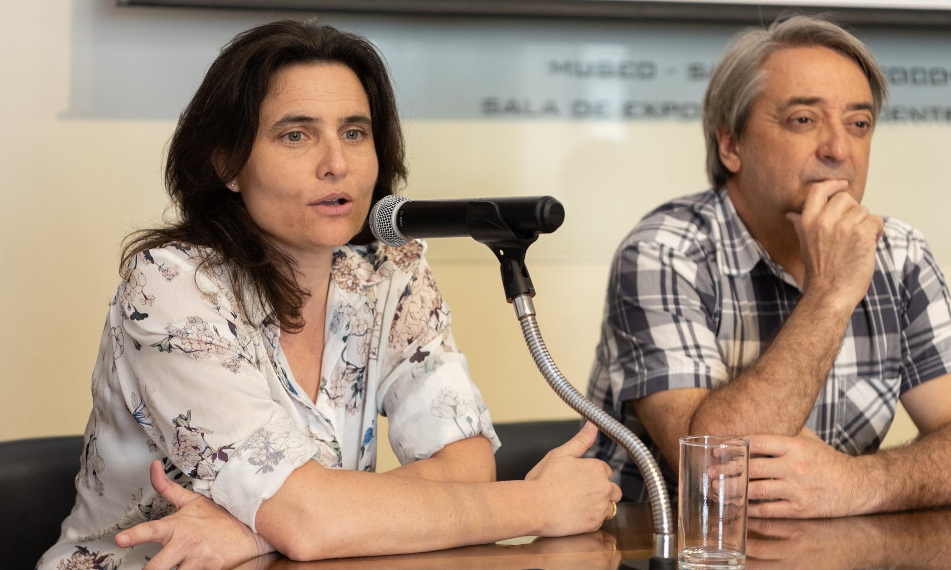 Haciendo uso de la palabra la Coordinadora de Deporte y Educación Andrea Pesce y el Secretario Nacional del Deporte Profesor Fernando Cáceres 