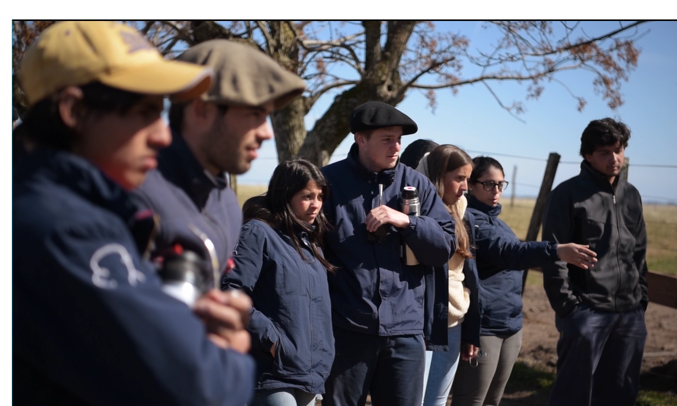 Alumnos de la Escuela Agraria Superior La Carolina