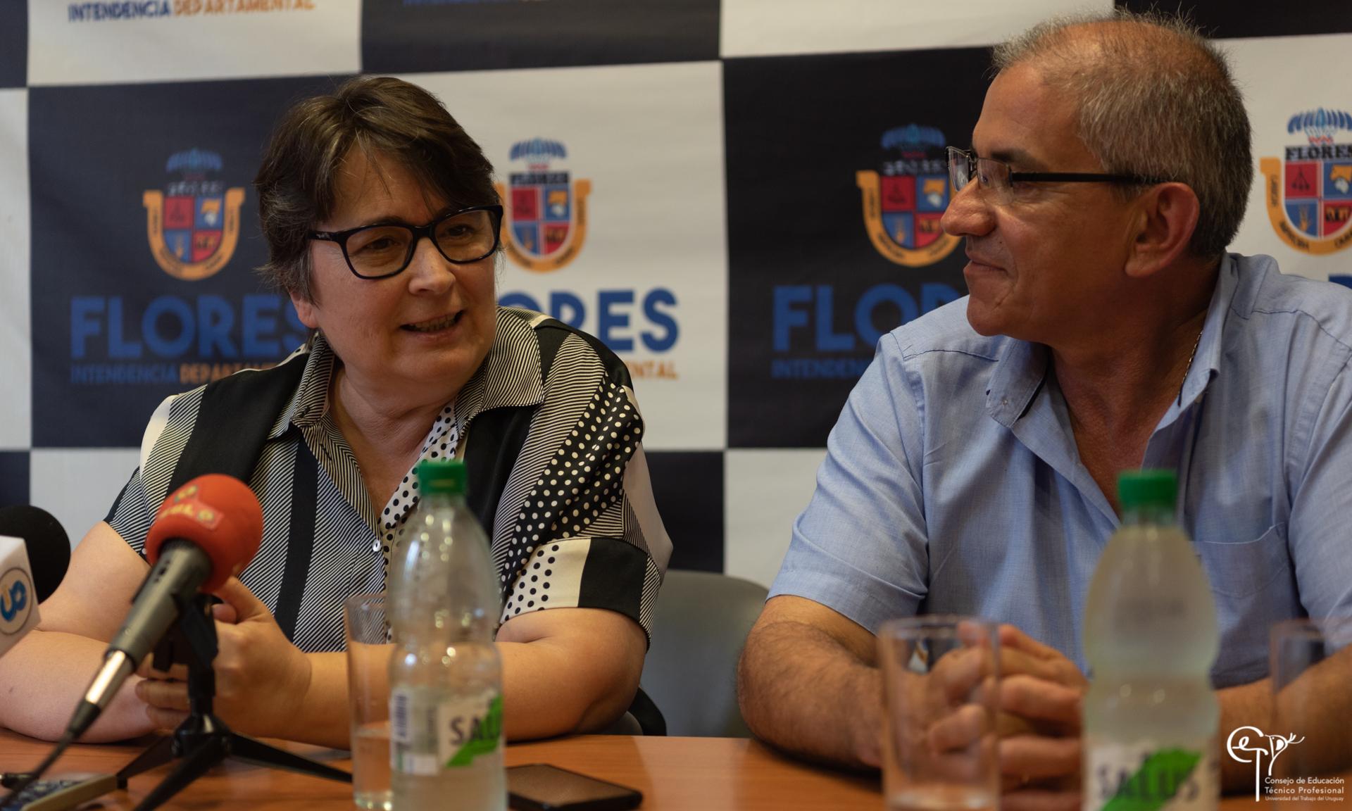 Directora General Pèrez e Intendente Echeverria 
