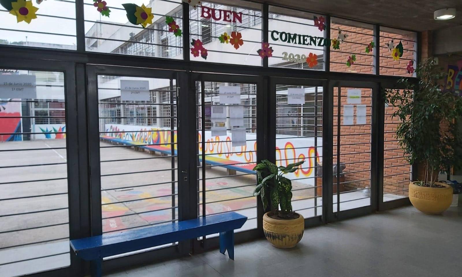 Entrada centro educativo