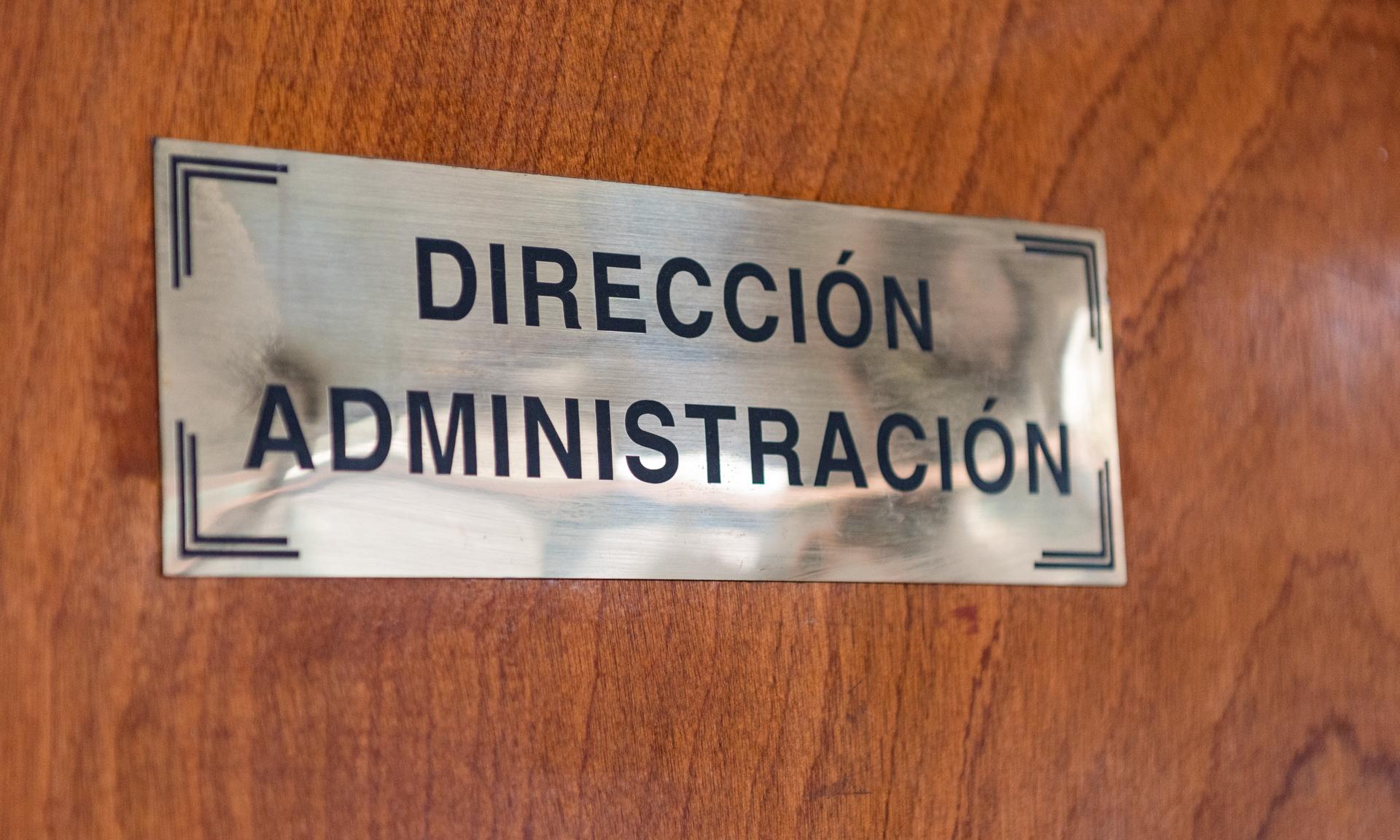 Letrero Dirección