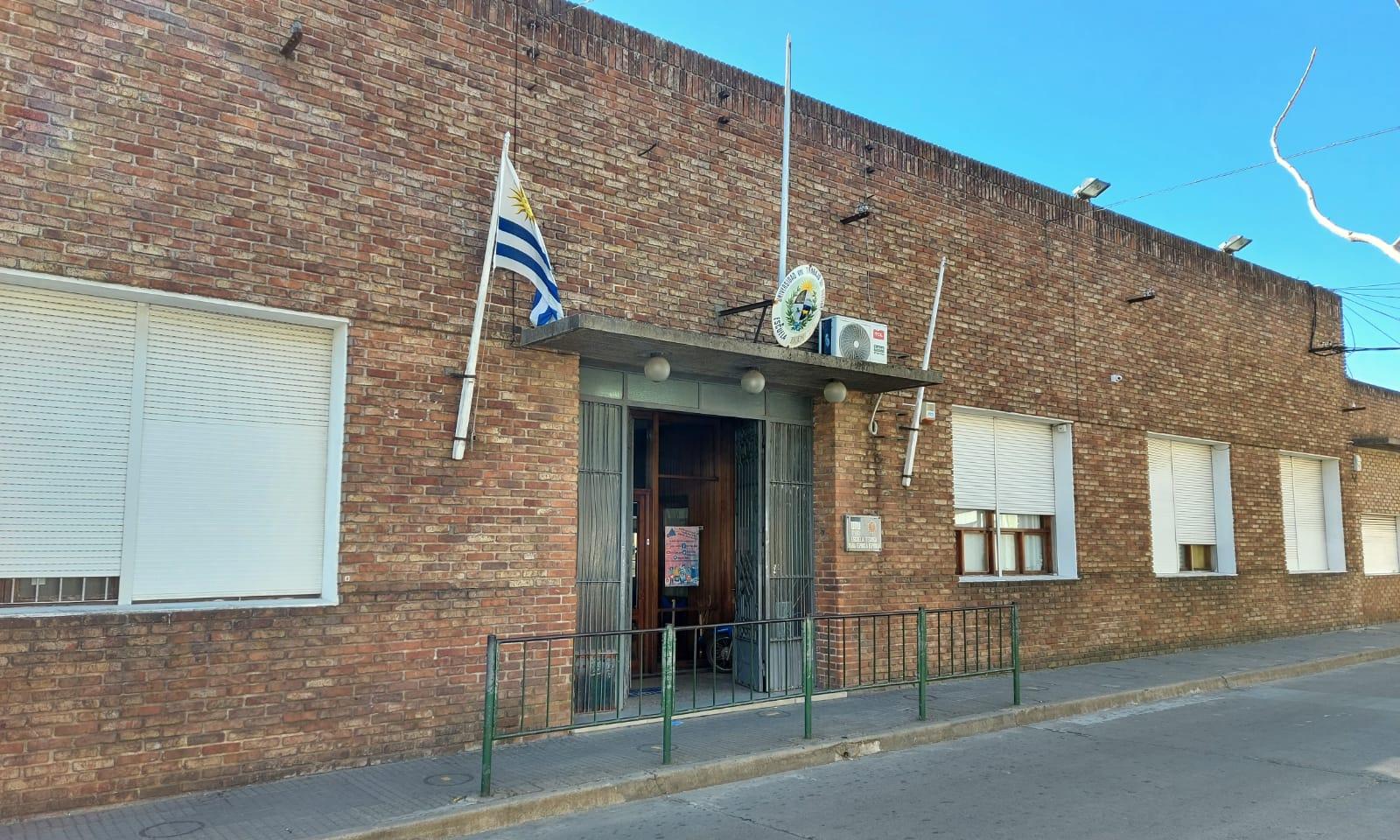 Fachada de la Escuela Técnica “María Espínola Espínola” de San José