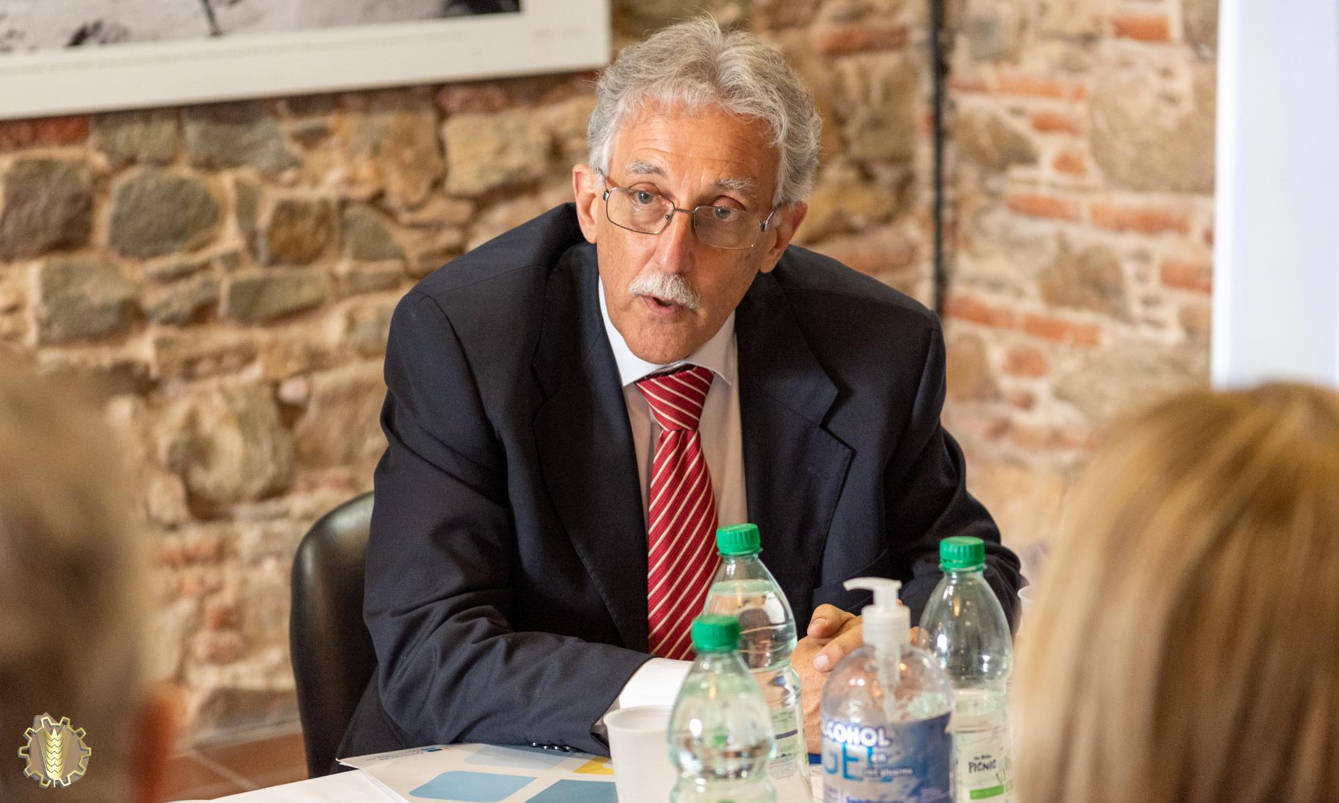 Director General Juan Pereyra