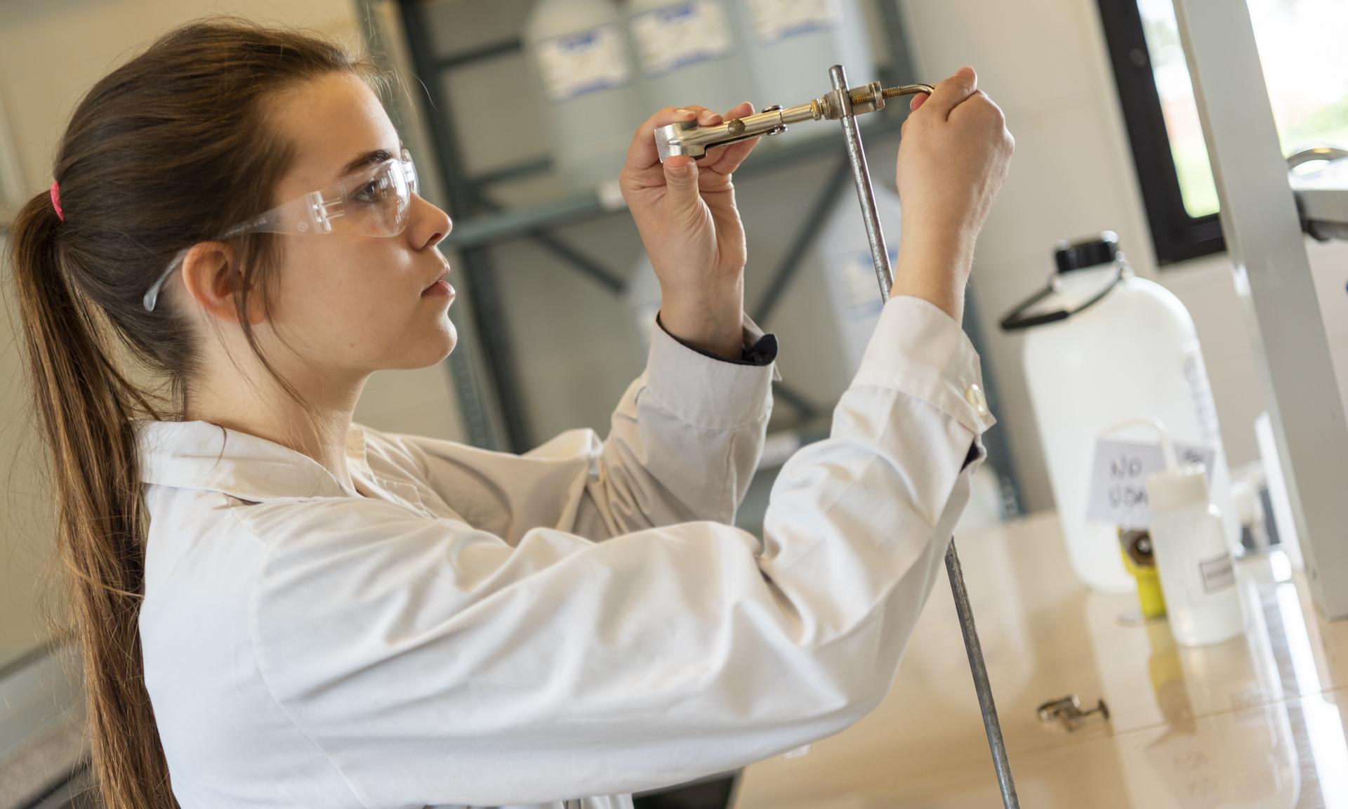 Joven en la ciencia
