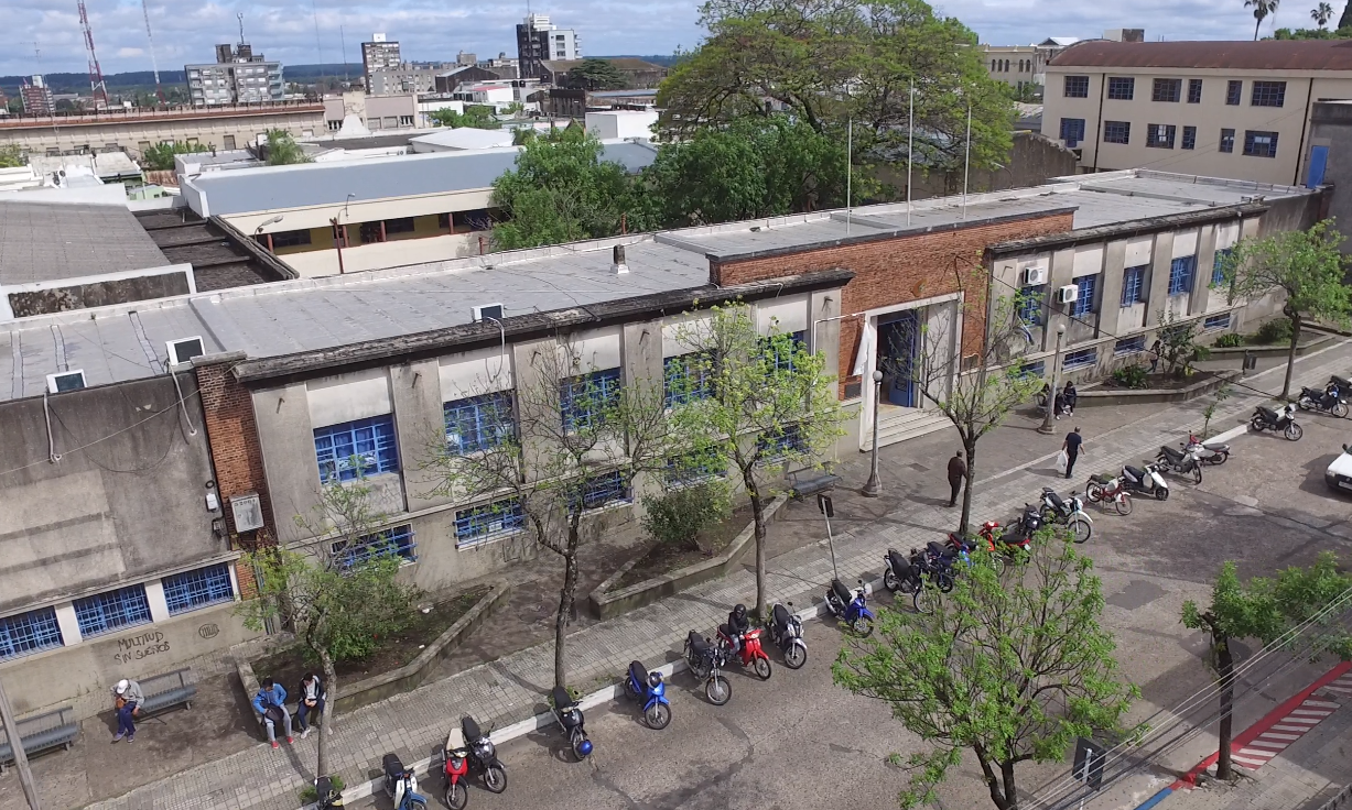 fachada de la escuela