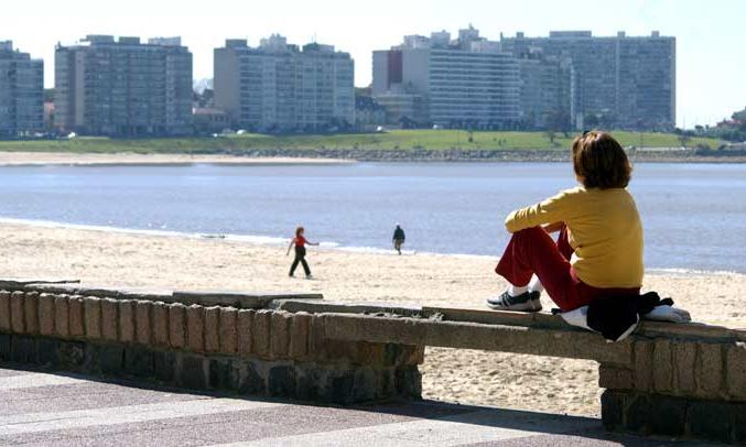mujer en rambla