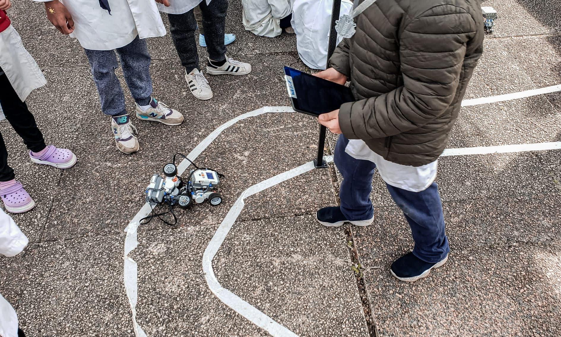 Muestra de robótica en Feria Educativa Guichón