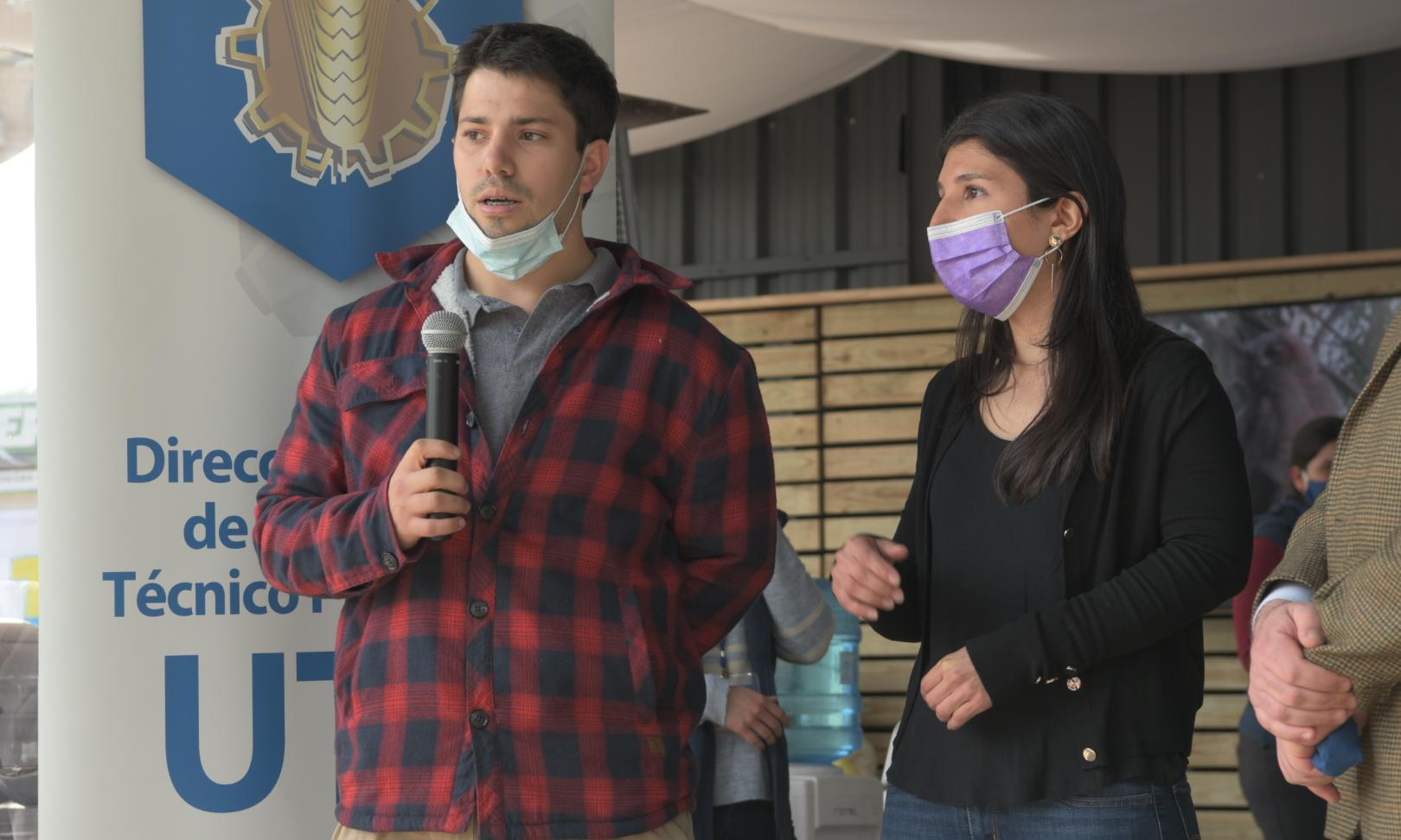 Estudiantes de la escuela de Vitivinicultura