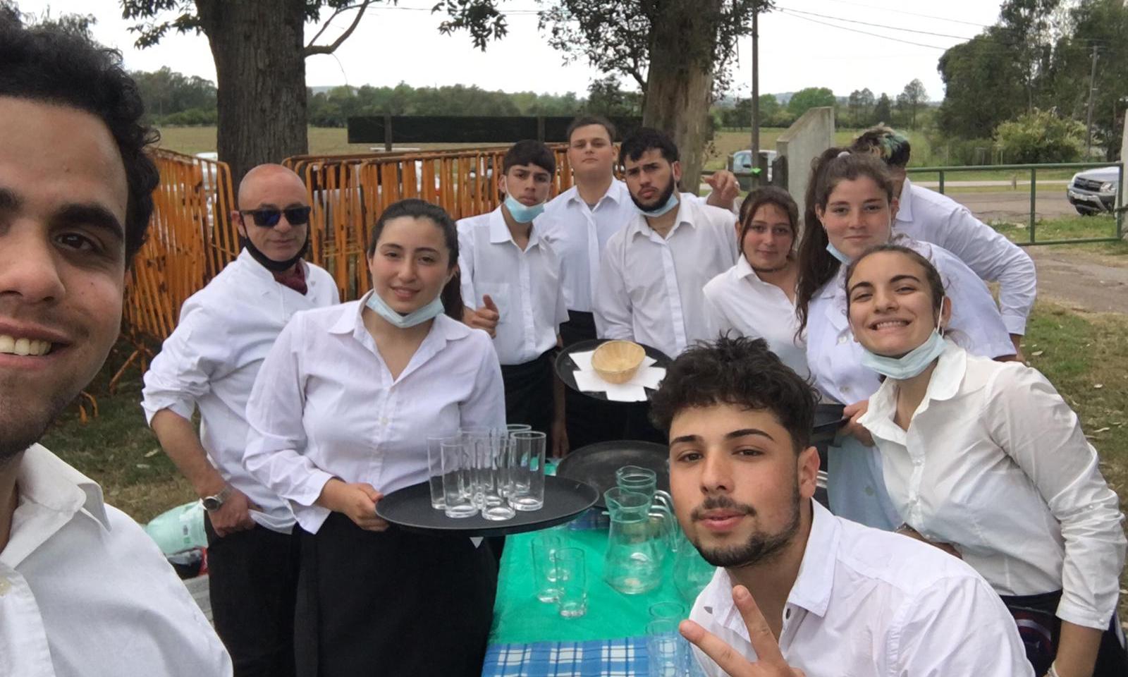 estudiantes de sala bar