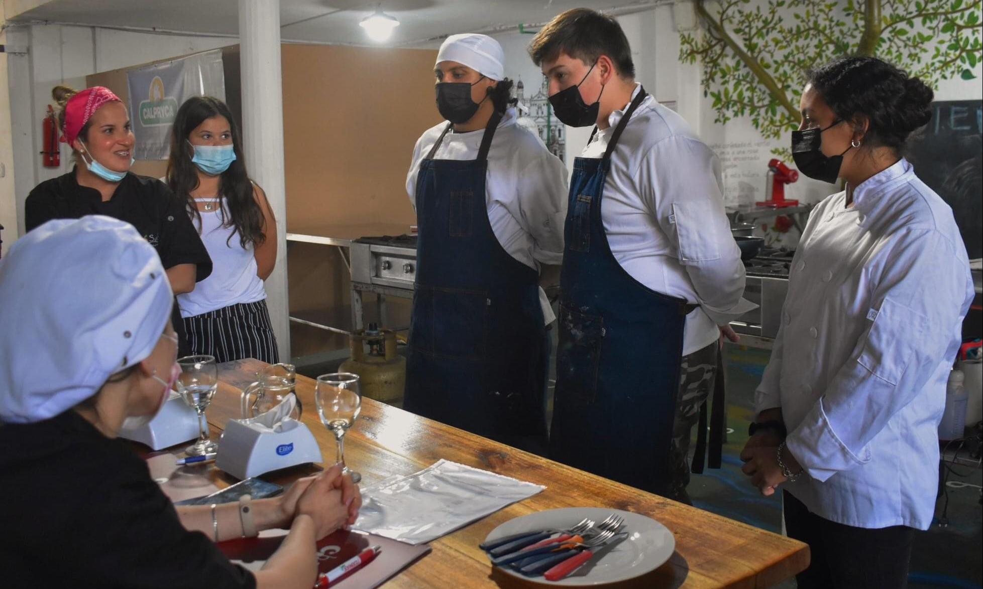 Presentación de platos del concurso “Salto Gourmet Internacional”