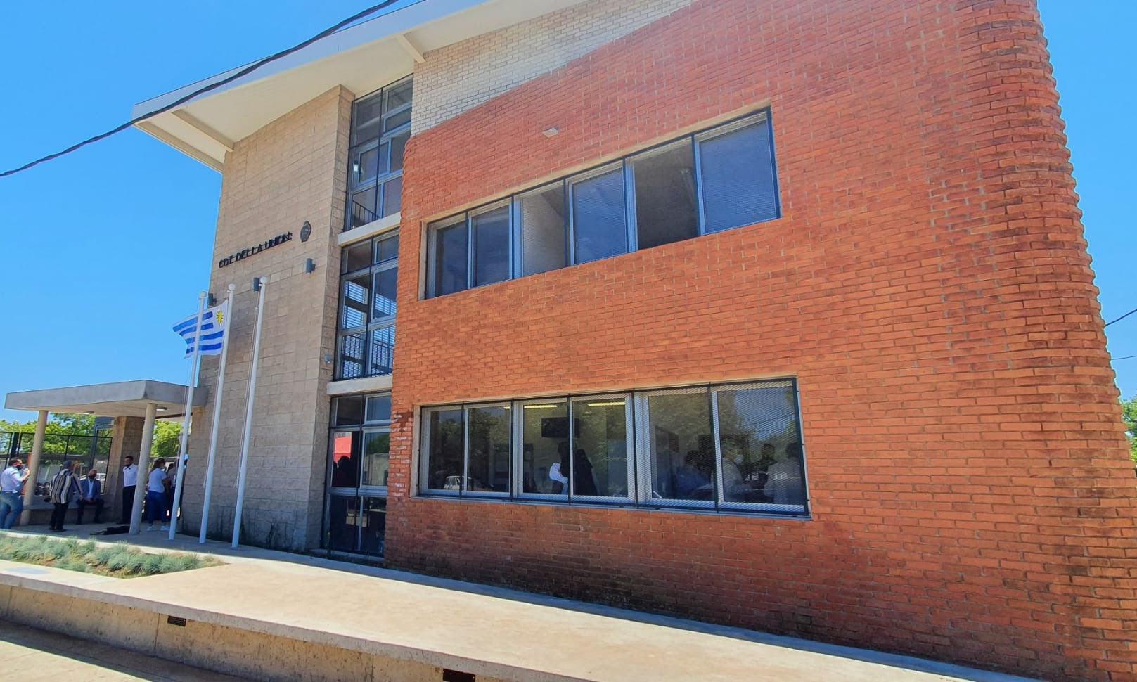 edificio de la escuela nueva