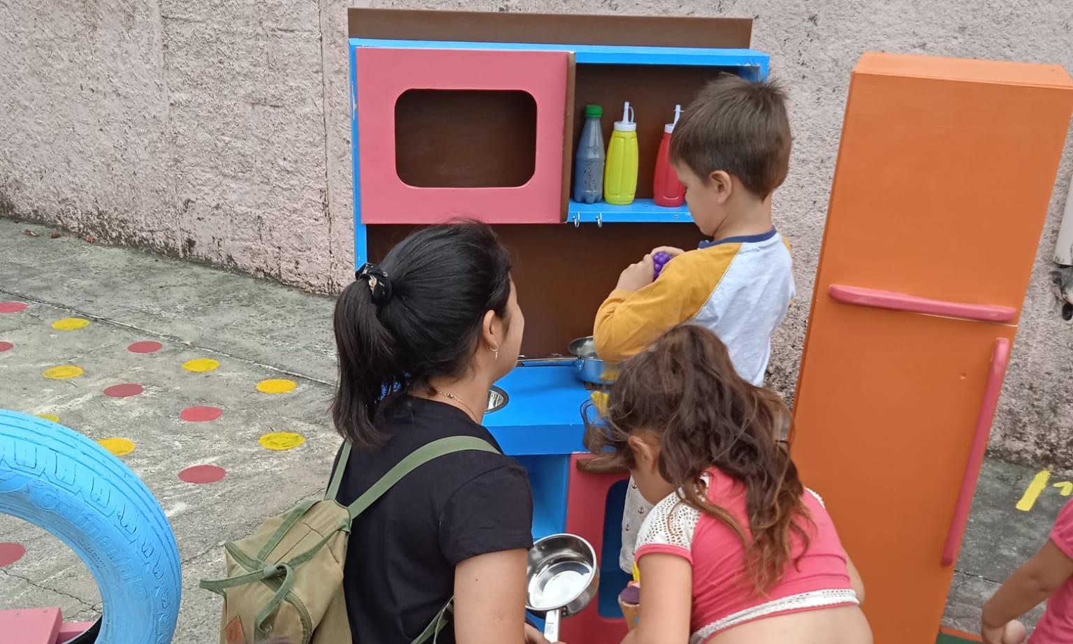 estudiantes jugando