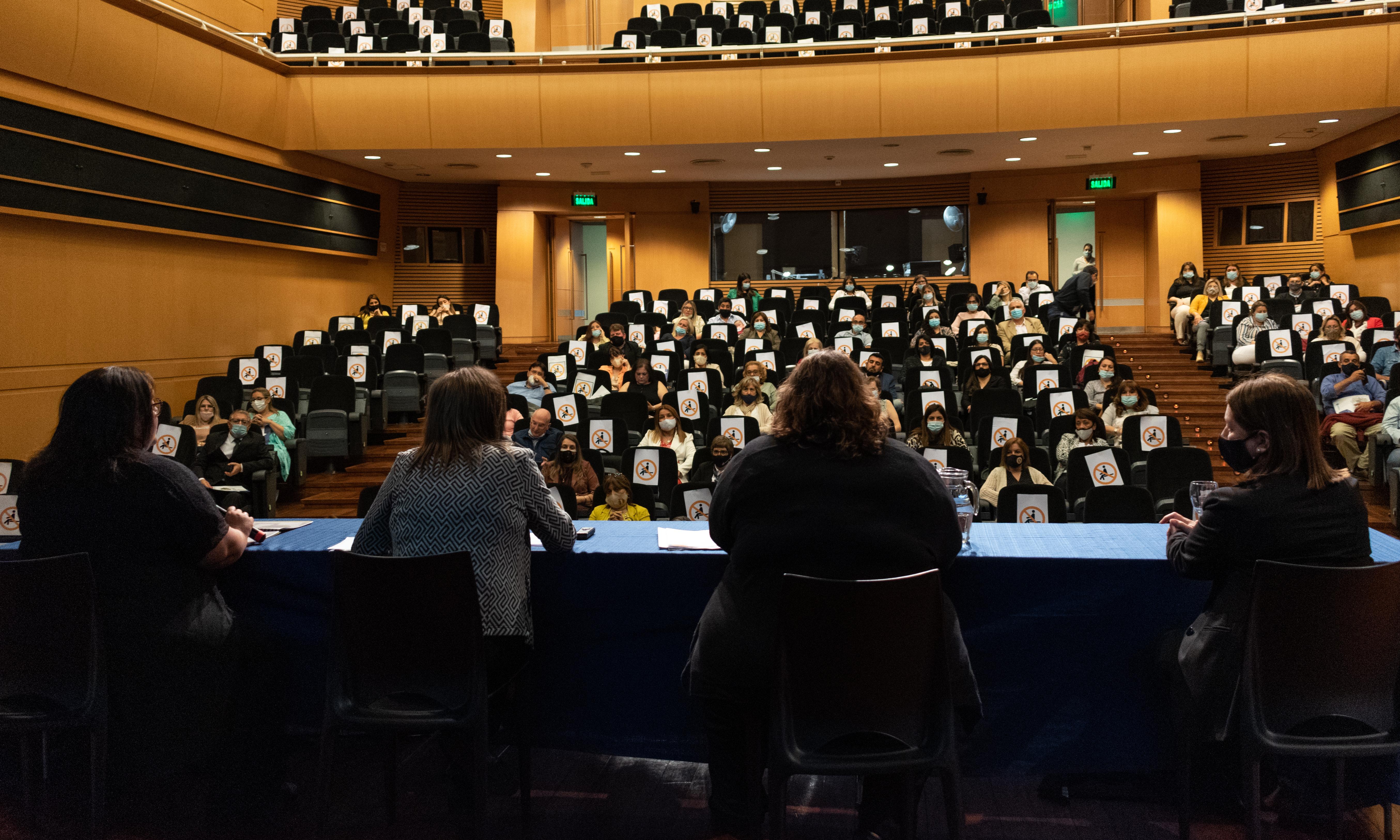 Público presente en auditorio de Antel