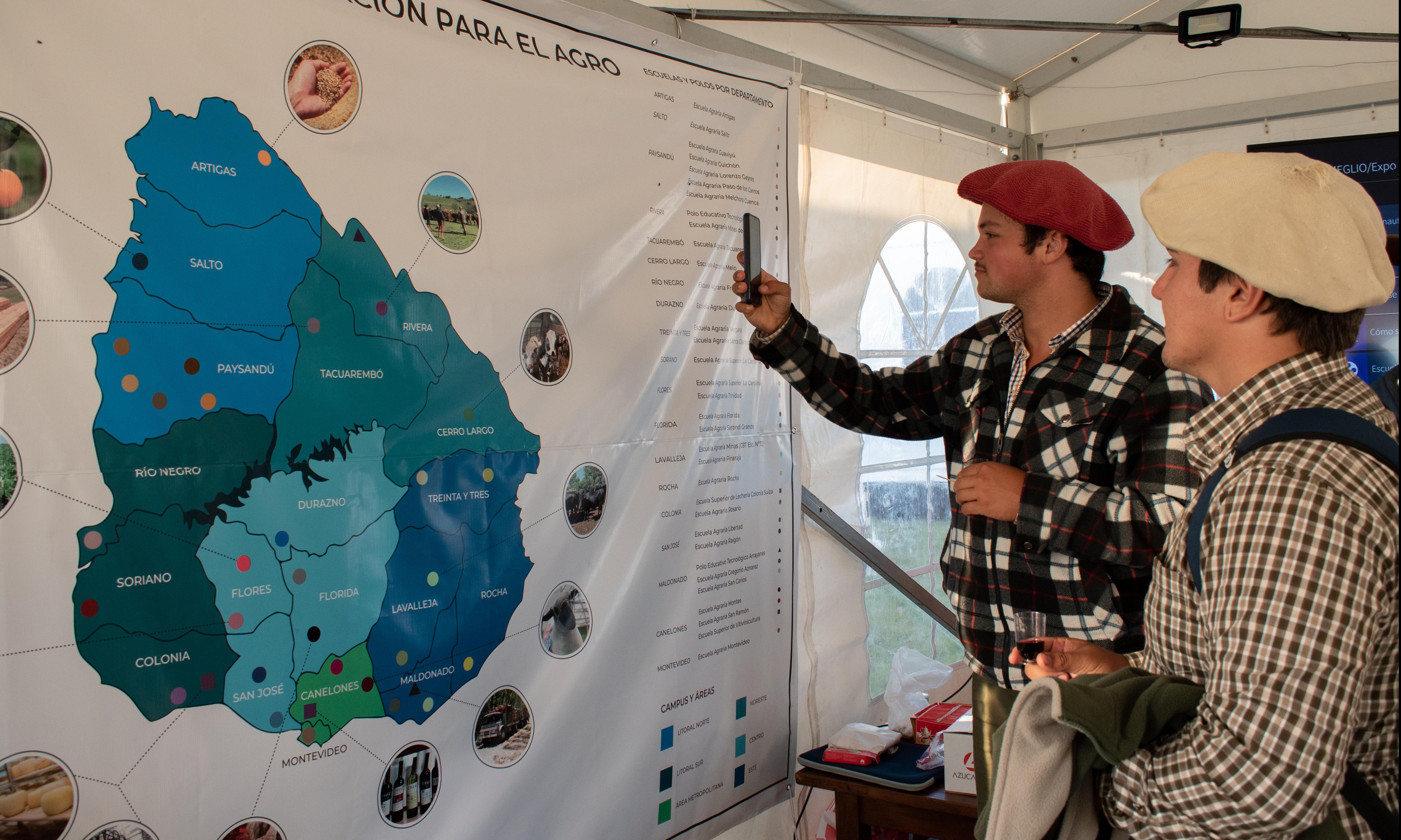 Stand del Programa de Educación para el Agro 