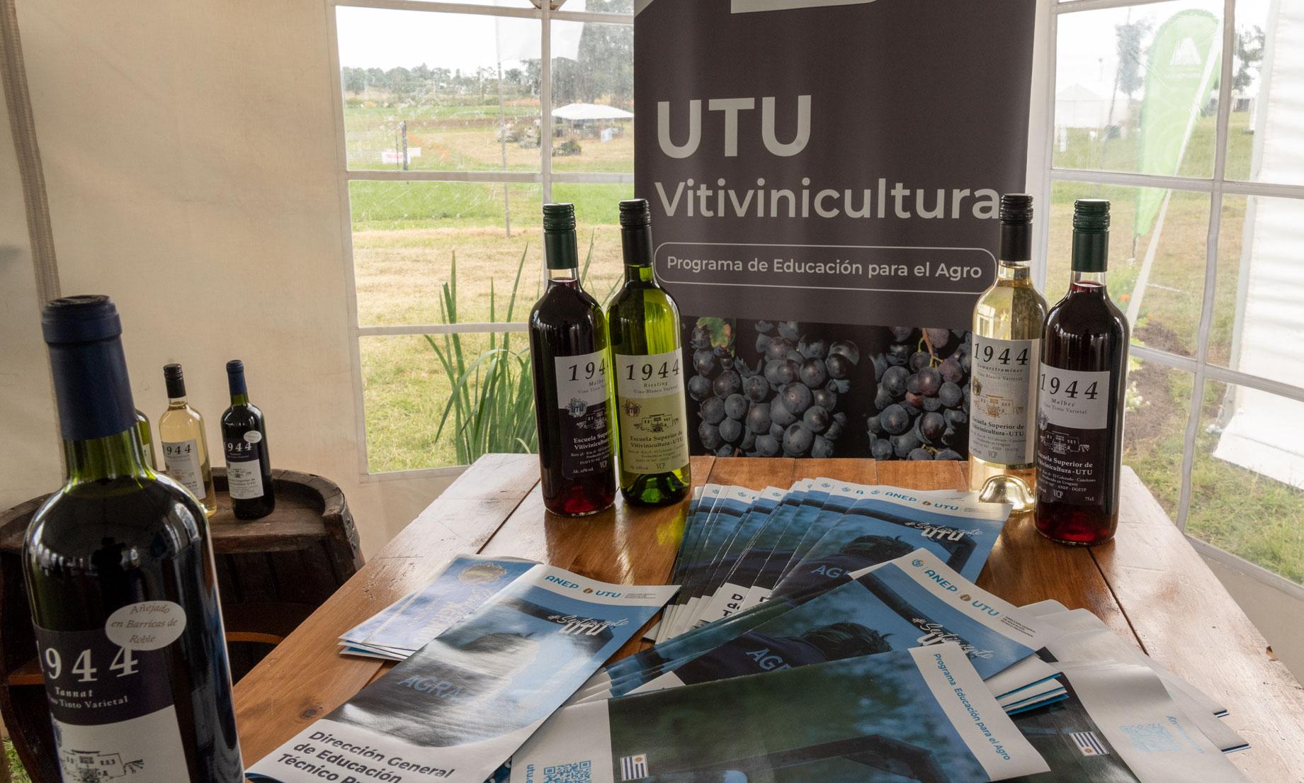 Exposición de vinos de UTU