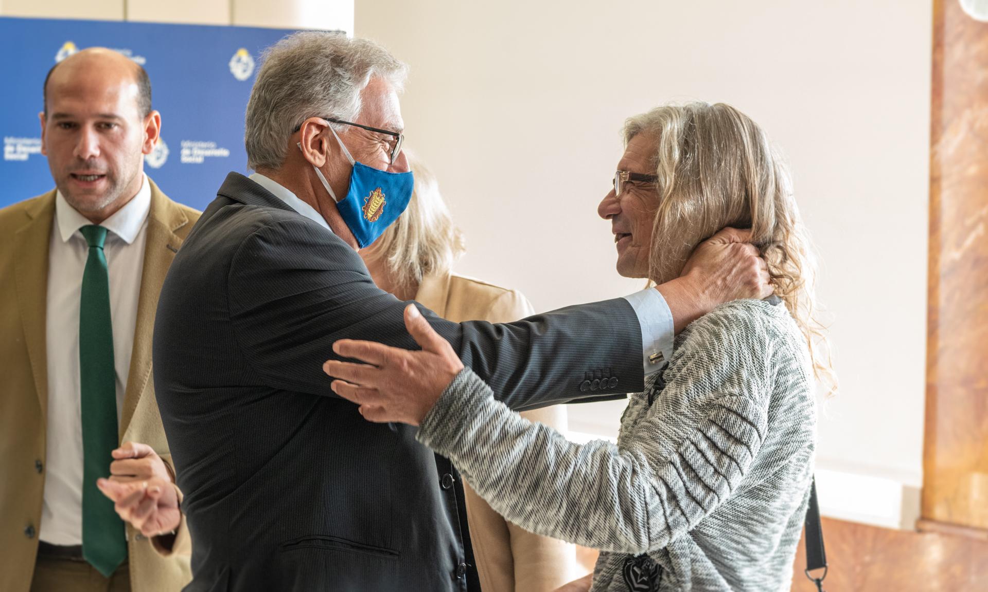 abrazo