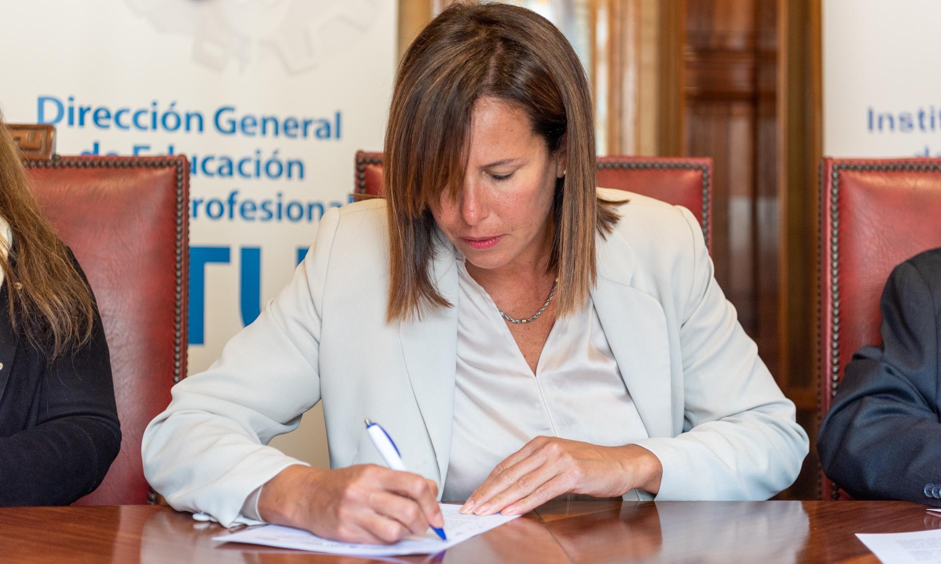 presidenta de INISA