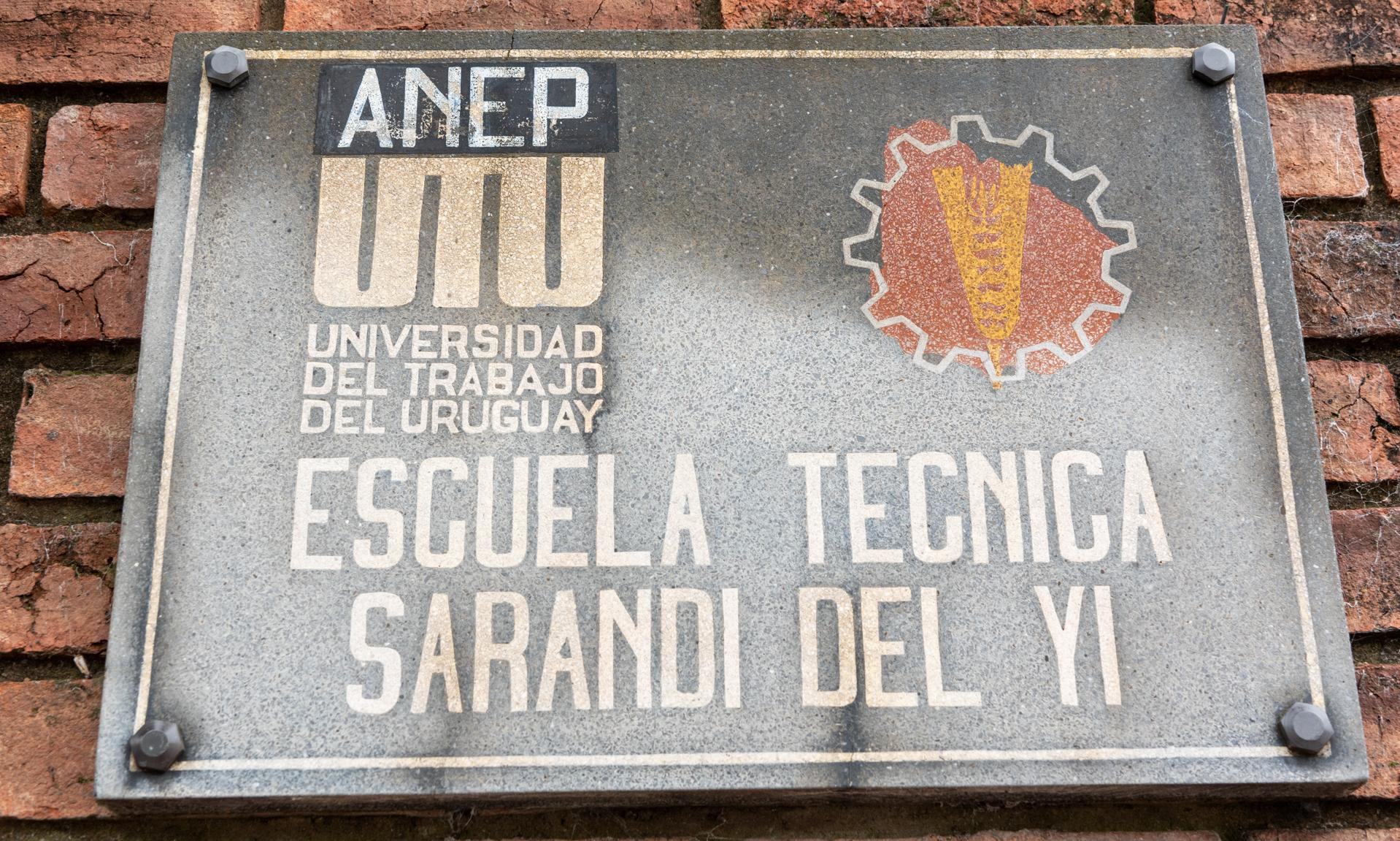 placa de la escuela