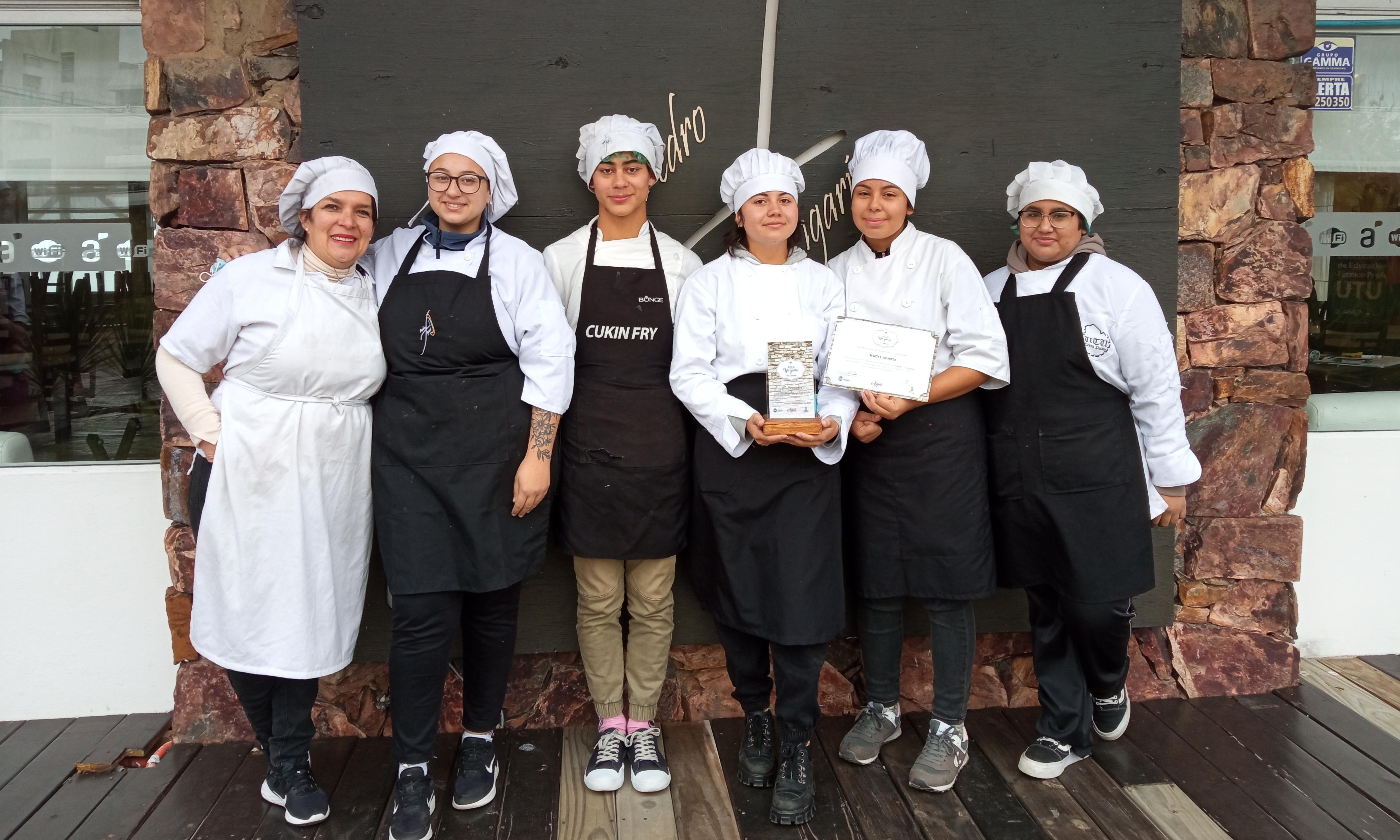 Alumnos Escuela de Alta Gastronomía "Dr. Pedro Figari"