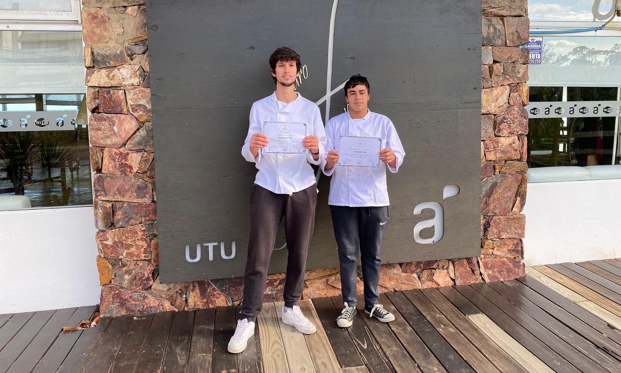 Rodrigo Machado y Franco Fros alumnos Escuela de Alta Gastronomía "Dr. Pedro Figari"