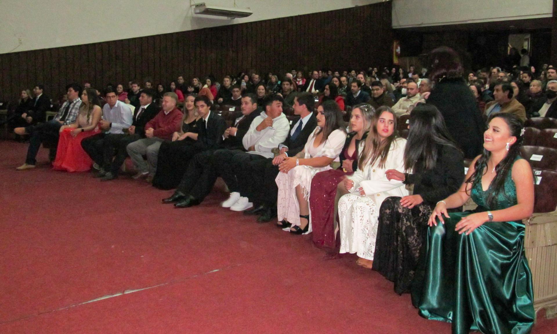 acto de colación de grado de los alumnos de los Bachilleratos Binacionales