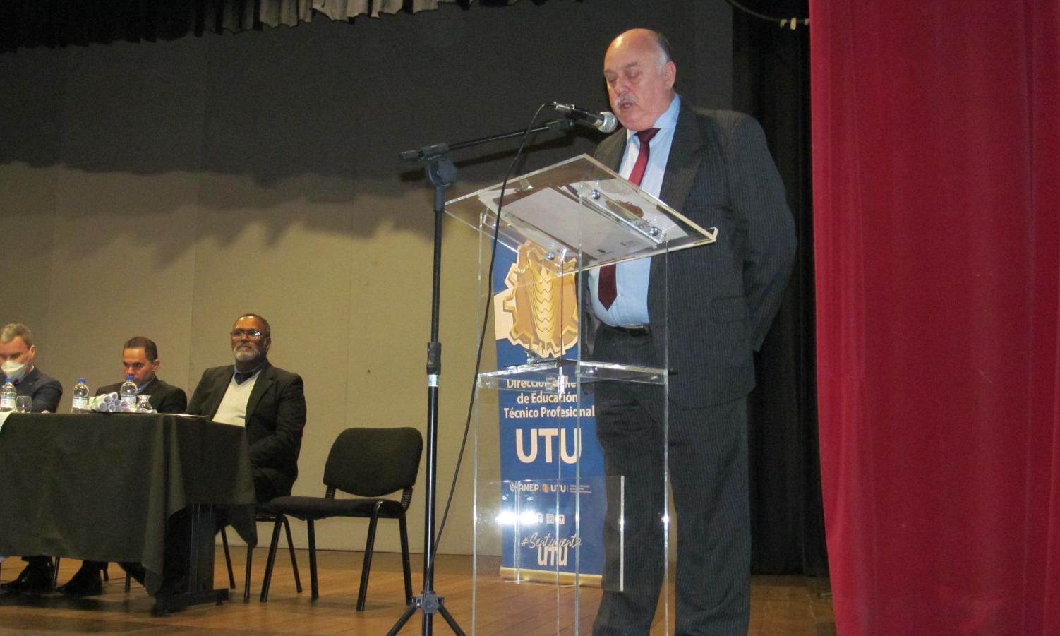 acto de colación de grado de los alumnos de los Bachilleratos Binacionales