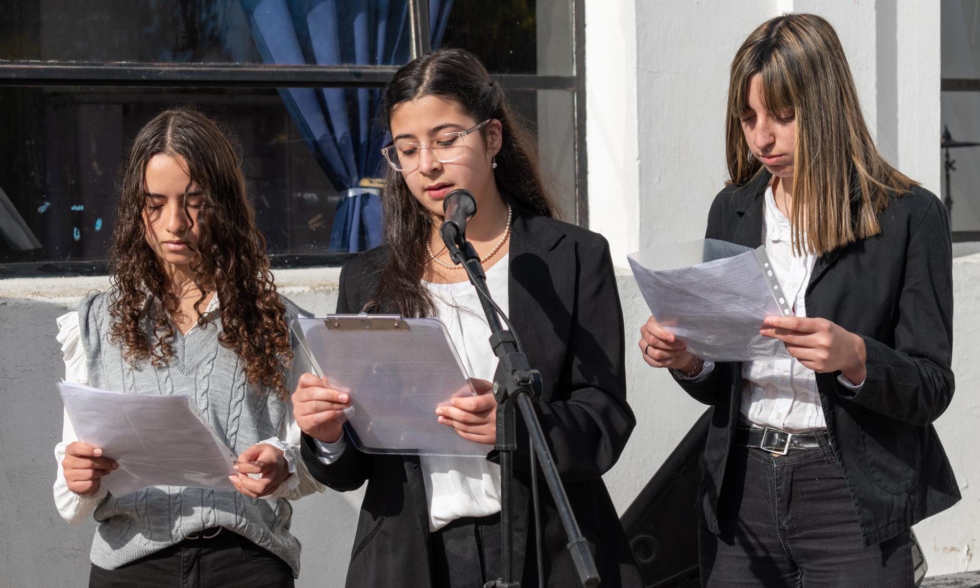 Alumnas de la Escuela Técnica "Juan Pedro Tapié"