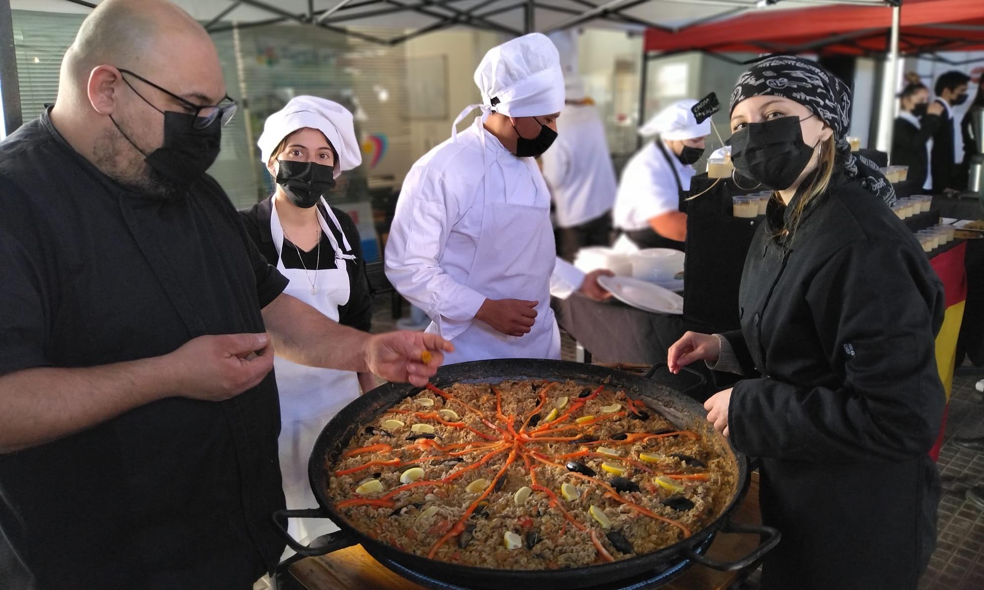 Muestra gastronómica "El sabor del mundo" por alumnos de Florida