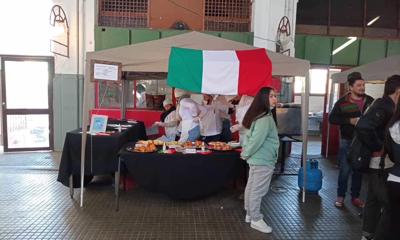Muestra gastronómica "El sabor del mundo" por alumnos de Florida