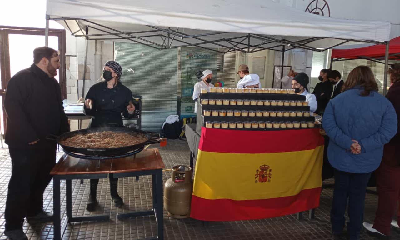 Muestra gastronómica "El sabor del mundo" por alumnos de Florida