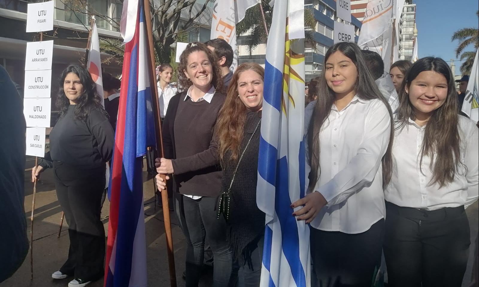 Desfile de UTU por los 115 años de Punta del Este