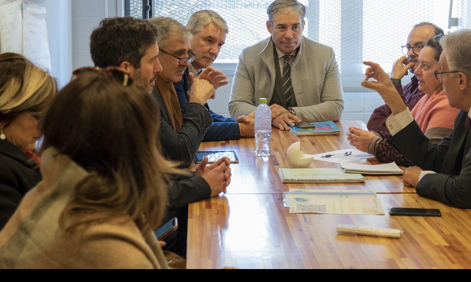 todos en la mesa