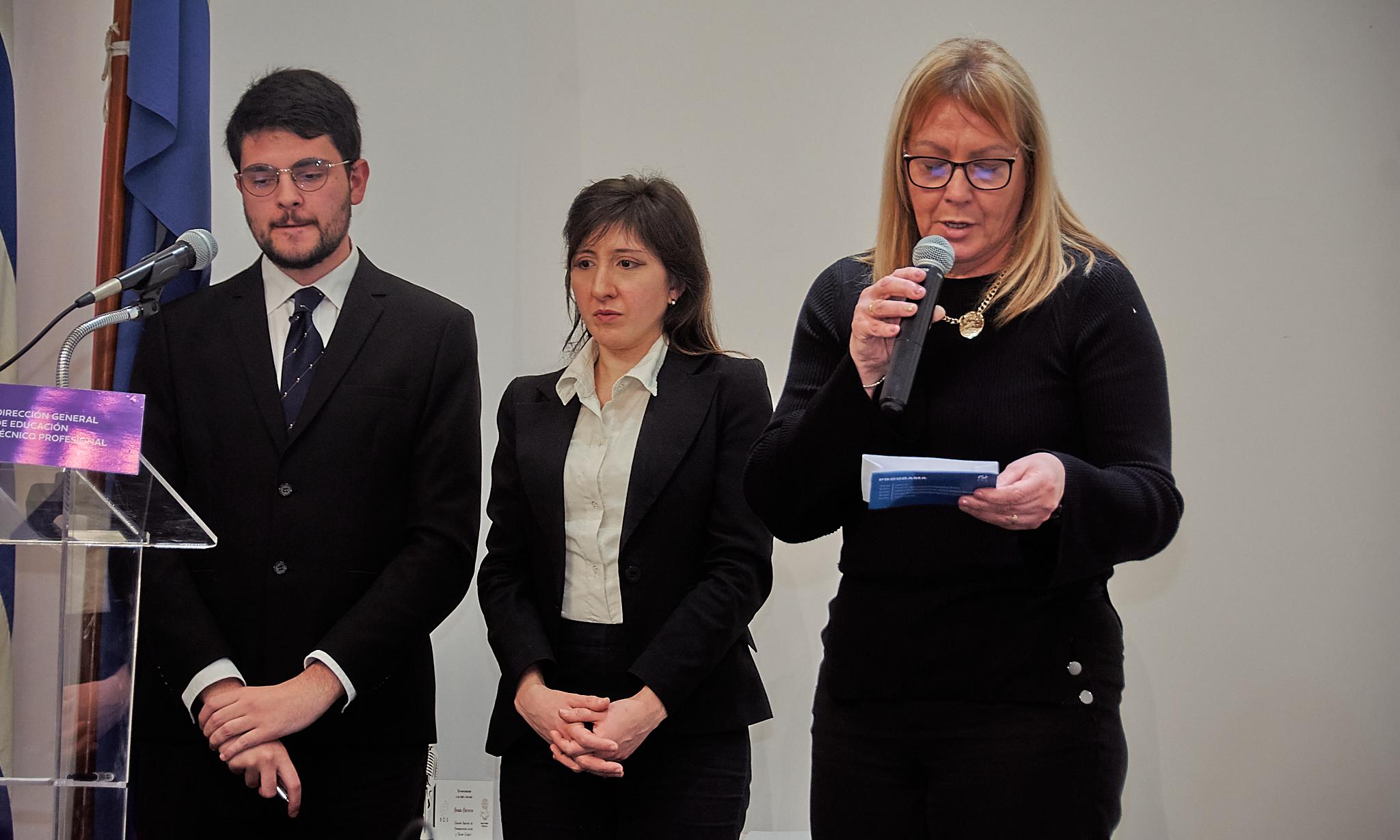 Homenaje de la Escuel de Comunicación Social