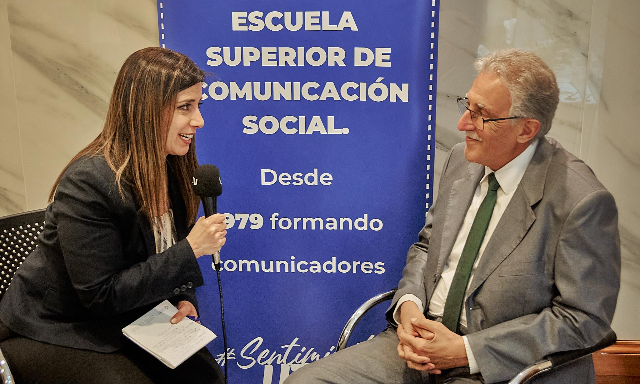 Homenaje de la Escuel de Comunicación Social