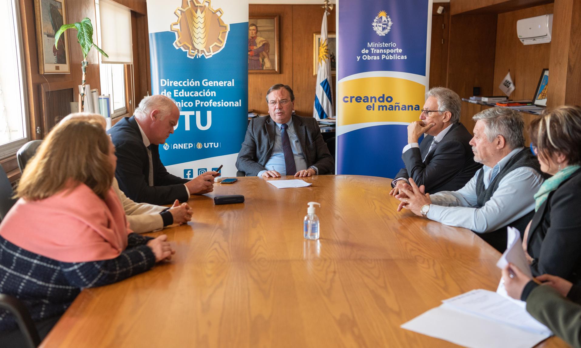Firma convenio UTU - MTOP