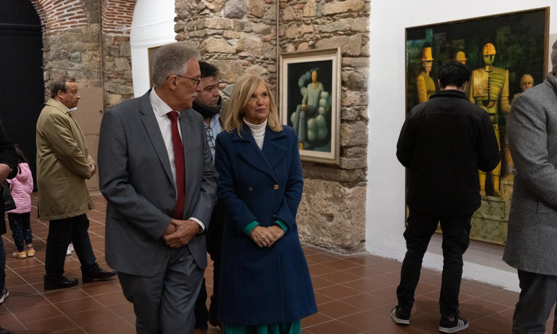 Exposición del pintor Gustavo Alamón, denominada  “Puerta al futuro“