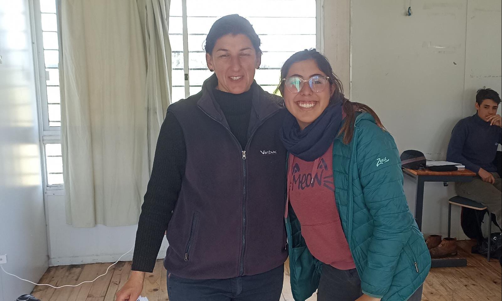 con el diploma