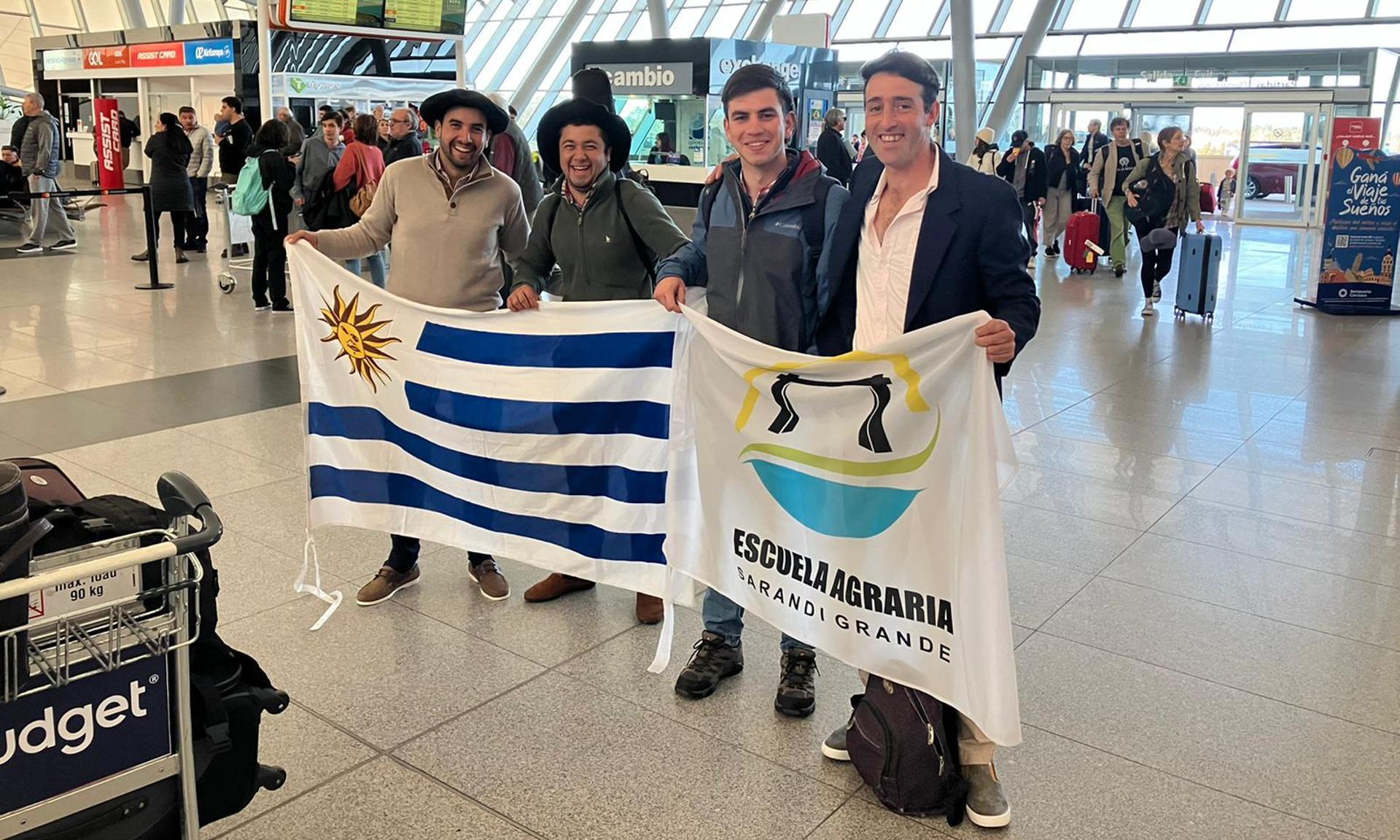 Estudiantes de la Escuela Agraria de Sarandí Grande