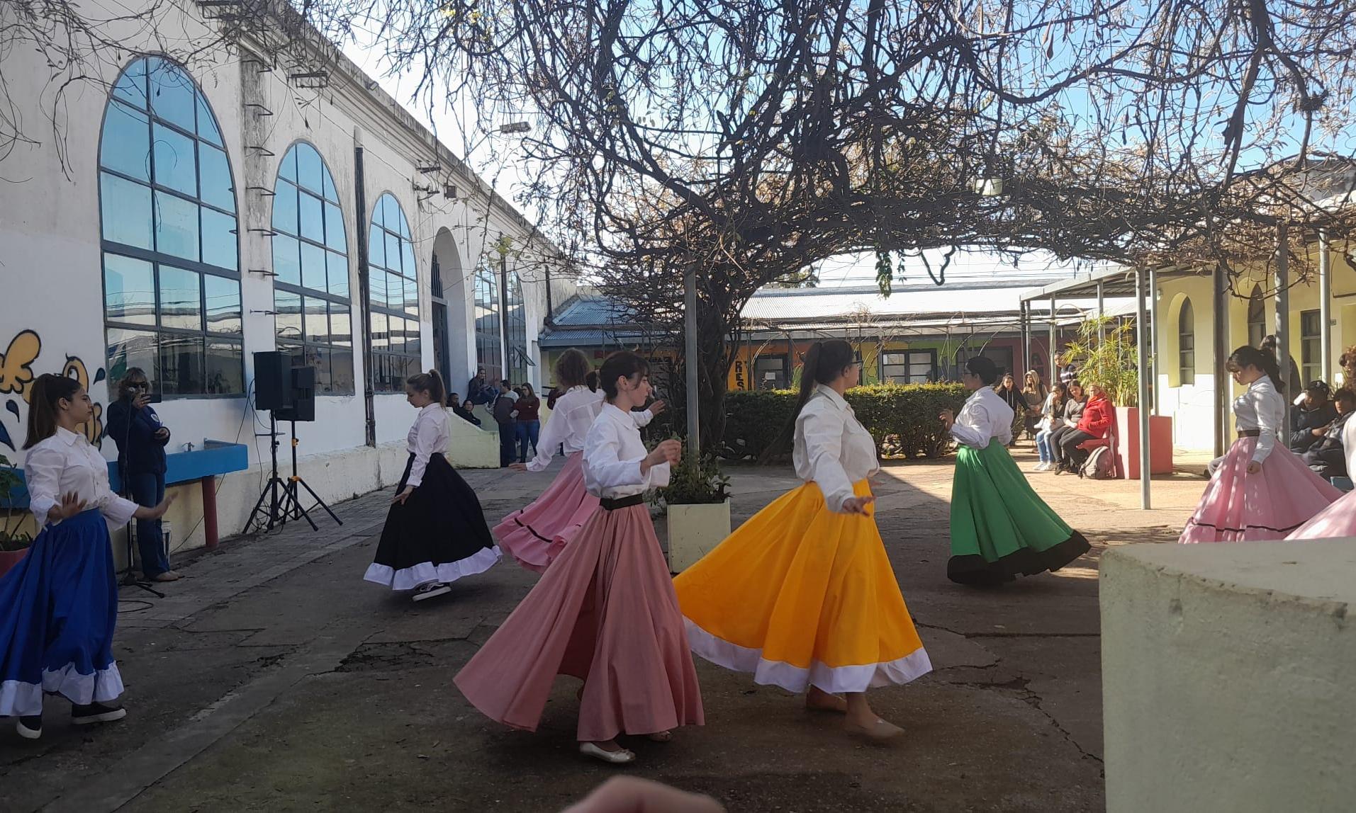Evento artístico Escuela Técnica Superior de Melo