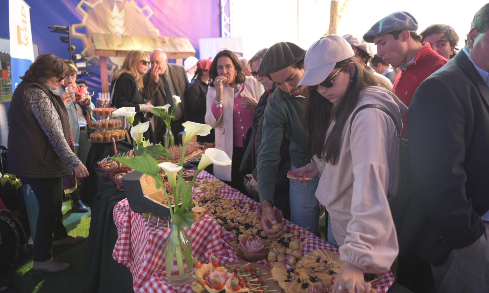 Inauguración oficial del stand de UTU en la Expo Prado