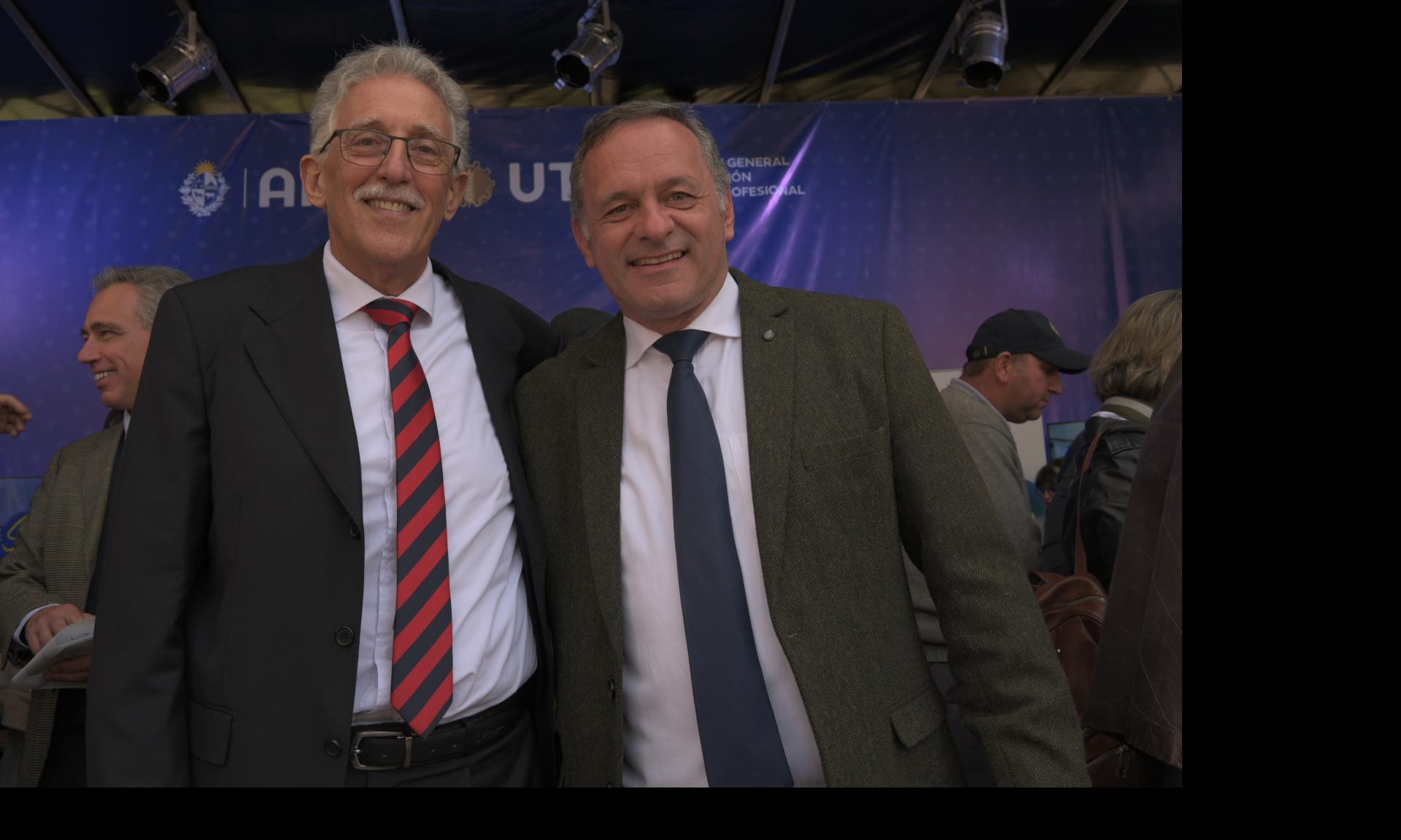 Visita de Álvaro Delgado al stand de UTU