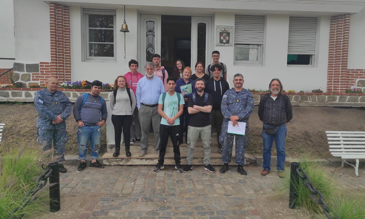 Visita de alumnos del ERCNA a la Subprefectura de Carmelo