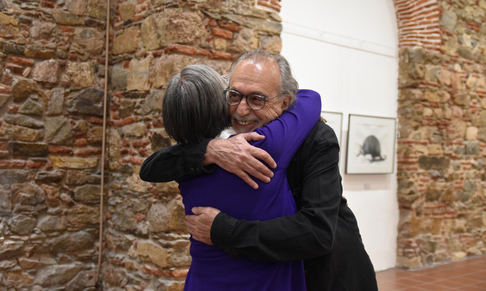 Muestra “Bichos al carbón” del artista Hogue, en la Sala de Exposiciones del Centro Cultural de UTU